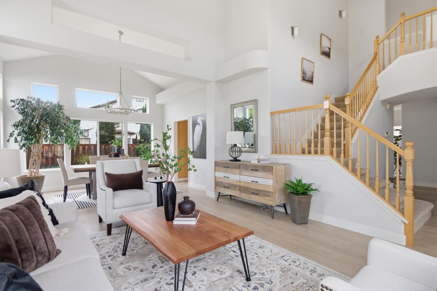 Detail Gallery Image 6 of 31 For 9358 Lone Deer Way, Gilroy,  CA 95020 - 5 Beds | 3 Baths