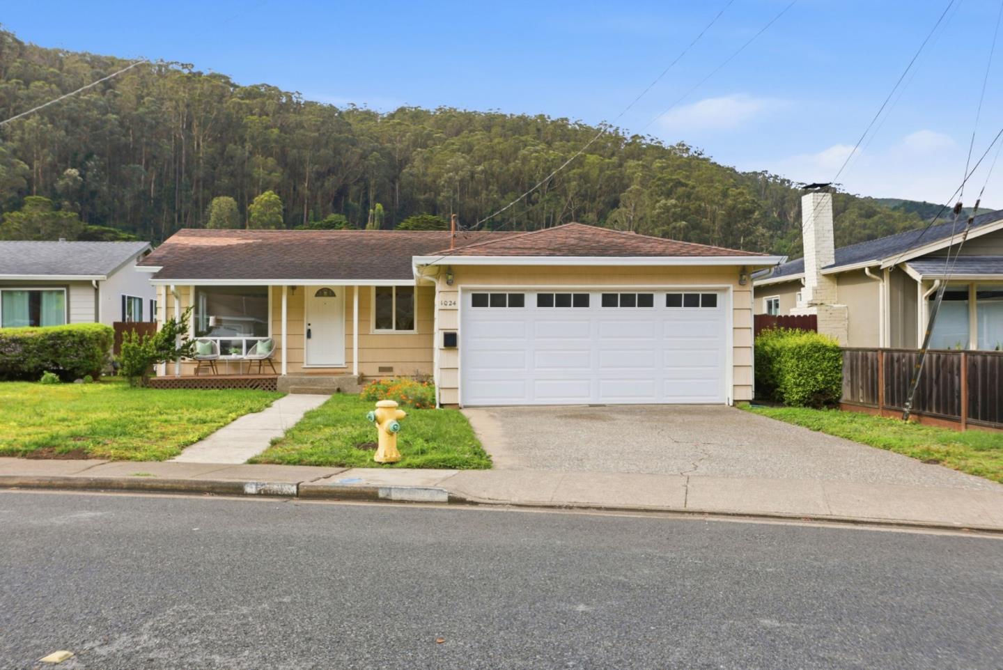 Detail Gallery Image 2 of 43 For 1024 Rio Vista Dr, Pacifica,  CA 94044 - 3 Beds | 1 Baths