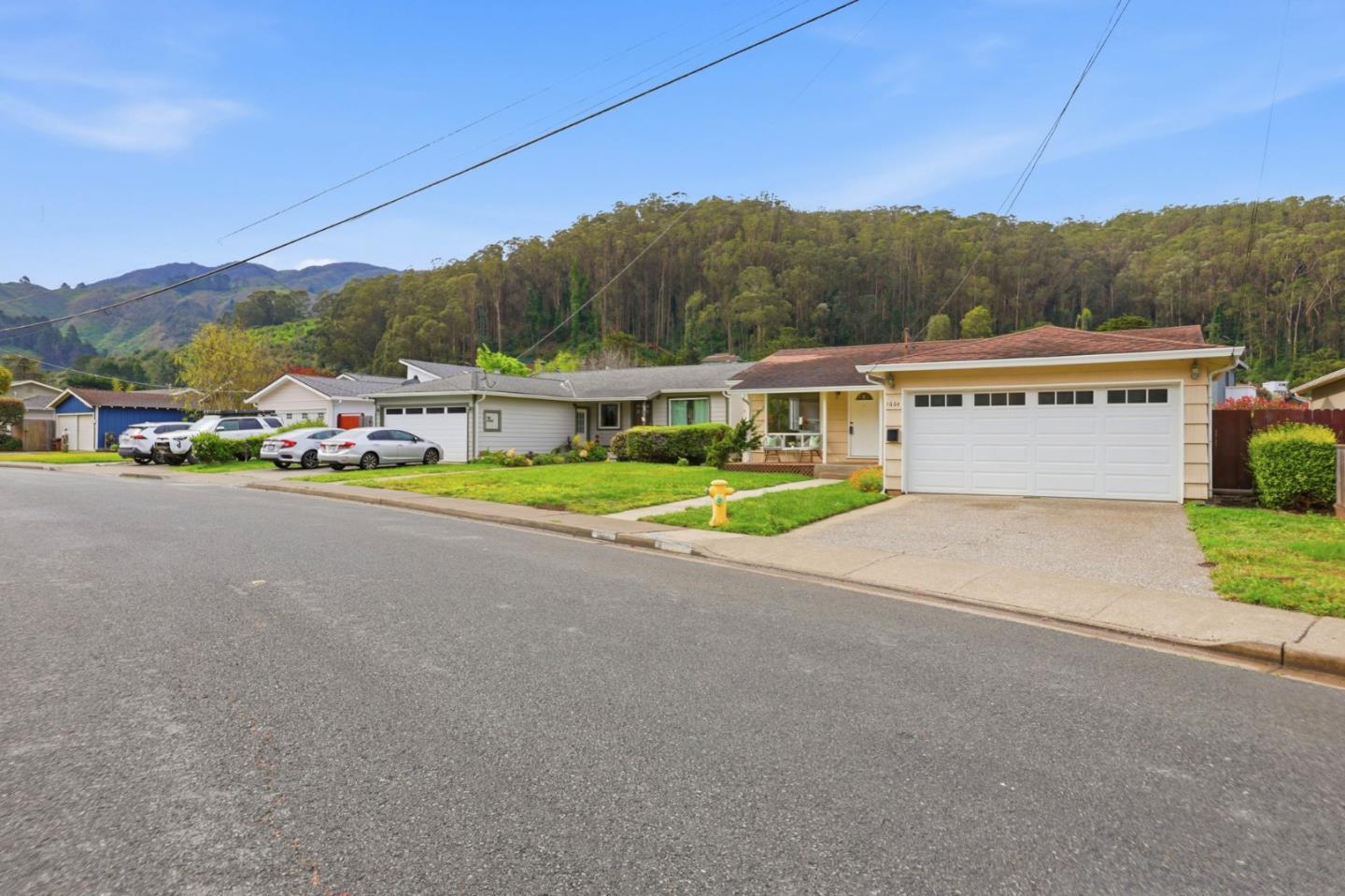 Detail Gallery Image 3 of 43 For 1024 Rio Vista Dr, Pacifica,  CA 94044 - 3 Beds | 1 Baths