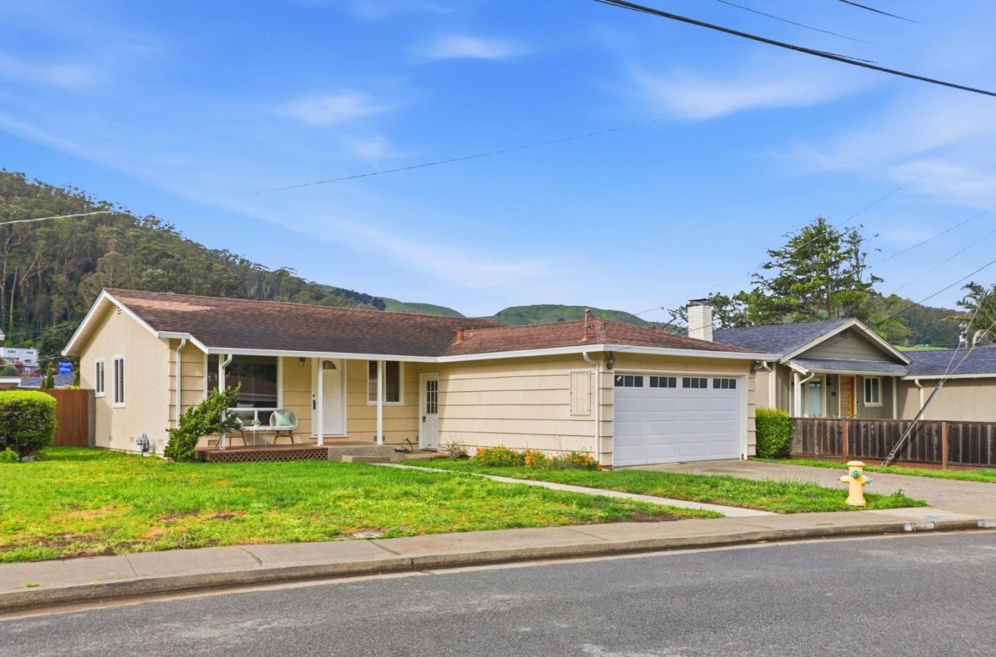 Detail Gallery Image 4 of 43 For 1024 Rio Vista Dr, Pacifica,  CA 94044 - 3 Beds | 1 Baths