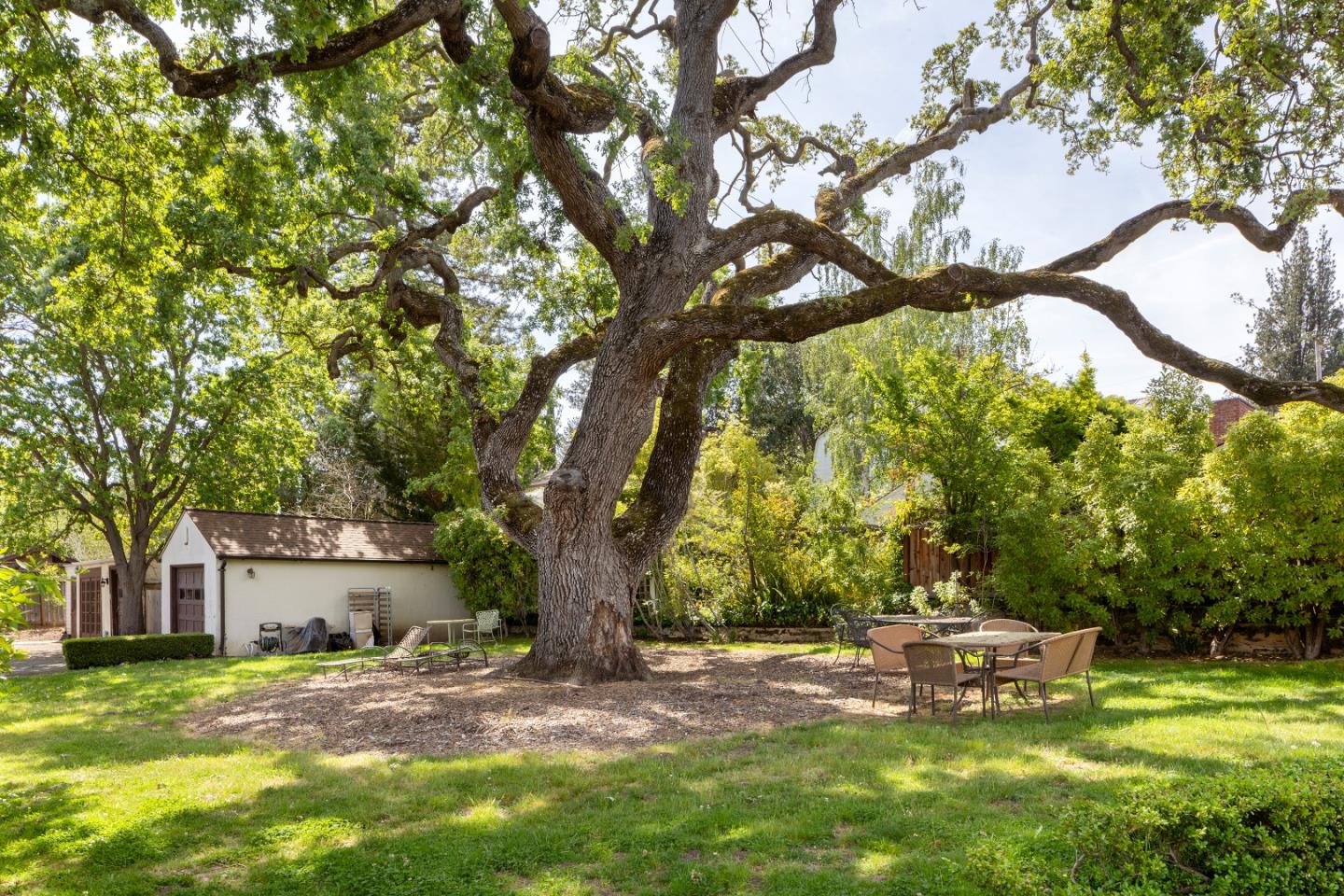 Detail Gallery Image 15 of 19 For 2110 Bowdoin St, Palo Alto,  CA 94306 - 2 Beds | 1 Baths