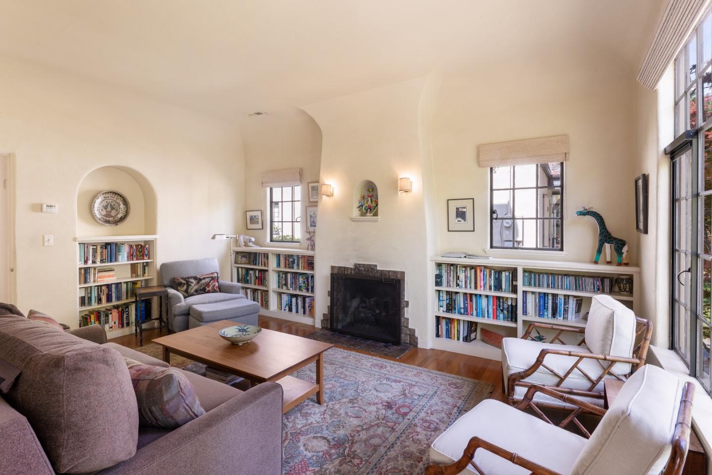 Detail Gallery Image 3 of 19 For 2110 Bowdoin St, Palo Alto,  CA 94306 - 2 Beds | 1 Baths