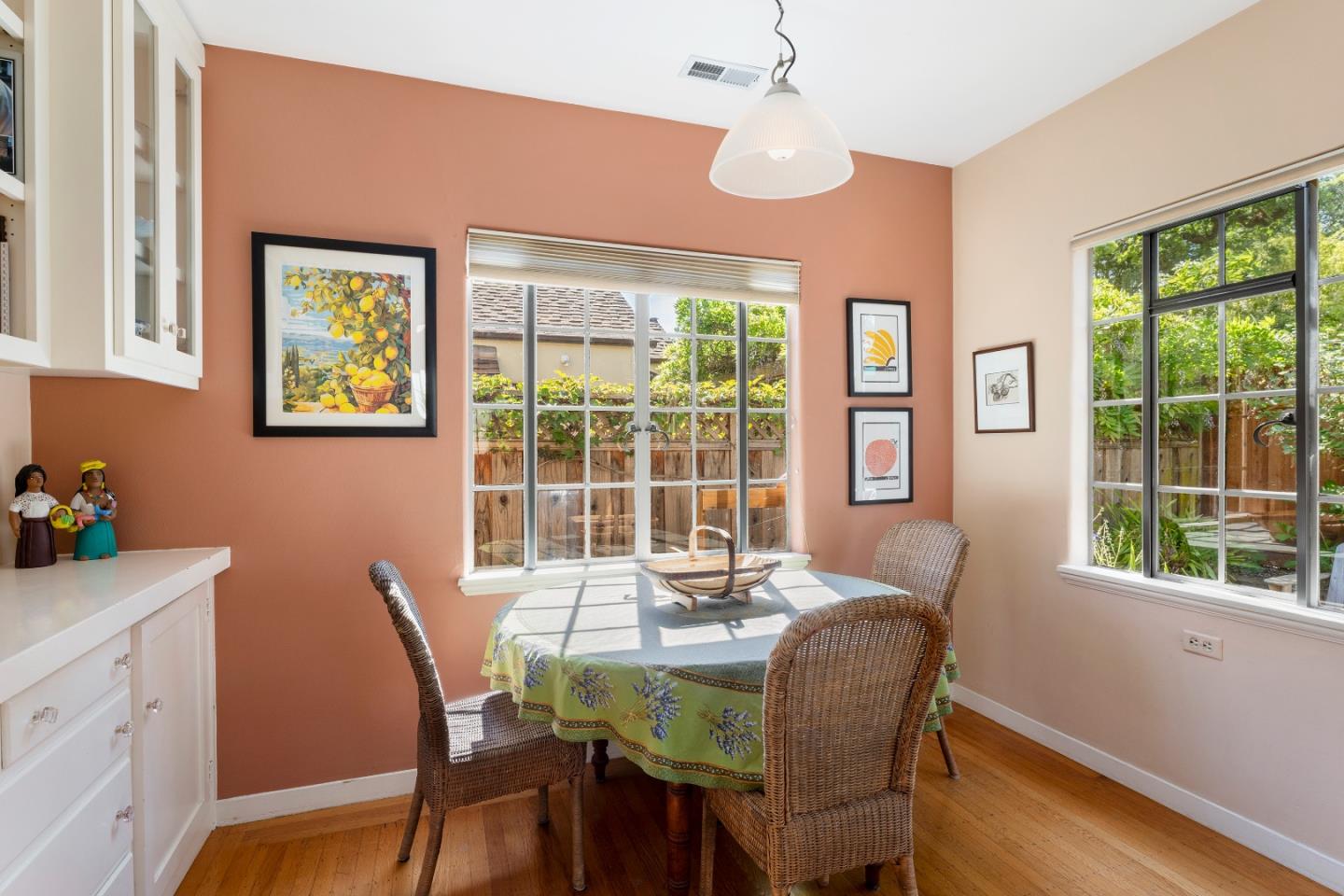Detail Gallery Image 7 of 19 For 2110 Bowdoin St, Palo Alto,  CA 94306 - 2 Beds | 1 Baths