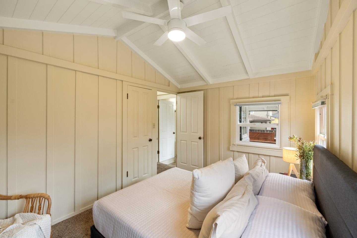 Detail Gallery Image 13 of 61 For 683 Ocean View Blvd, Pacific Grove,  CA 93950 - 3 Beds | 2 Baths