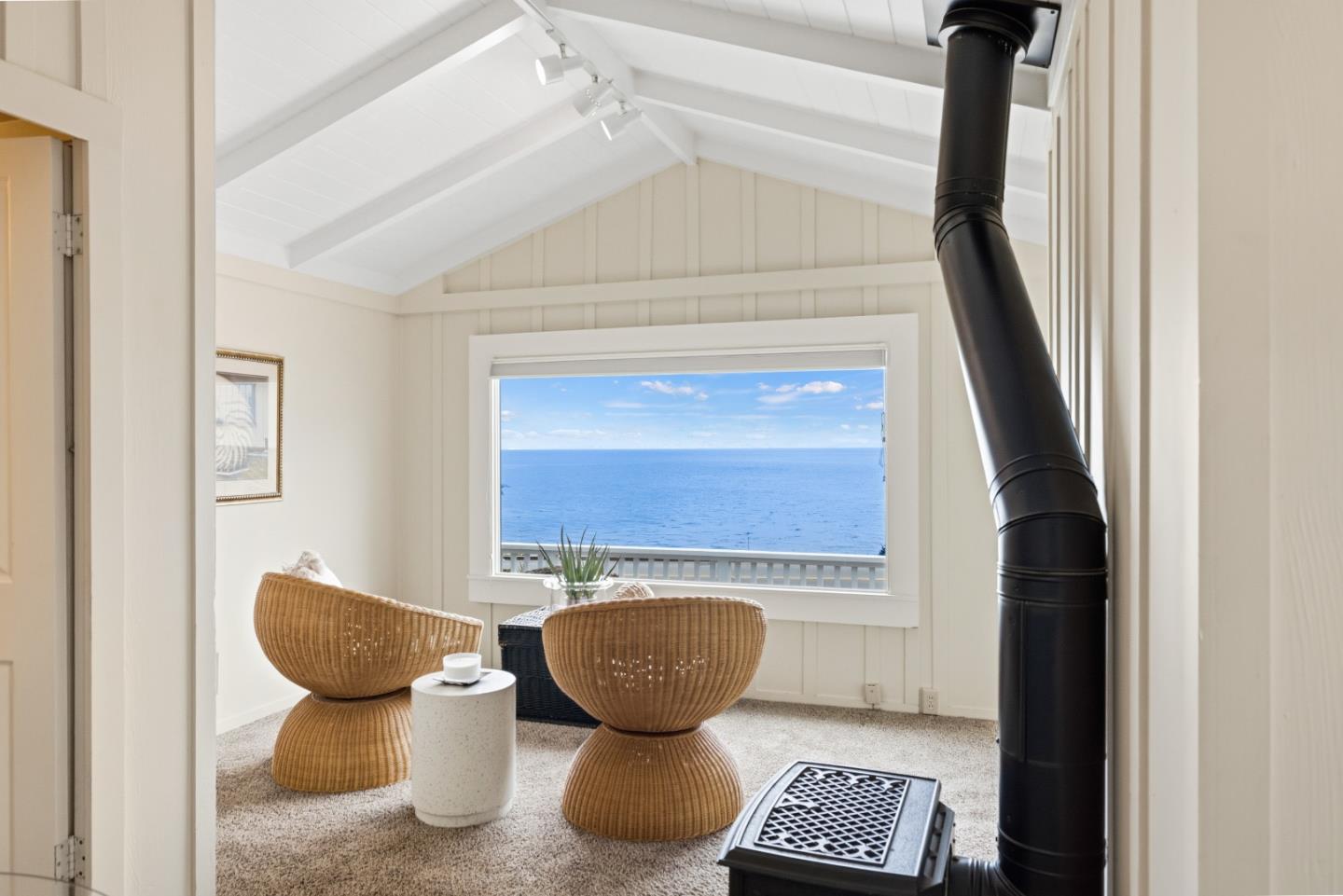 Detail Gallery Image 2 of 61 For 683 Ocean View Blvd, Pacific Grove,  CA 93950 - 3 Beds | 2 Baths