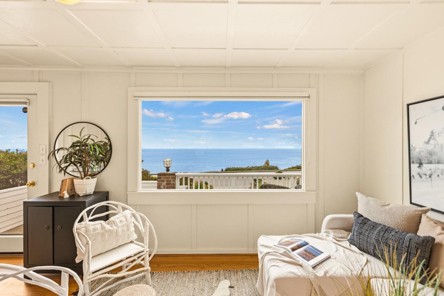 Detail Gallery Image 22 of 61 For 683 Ocean View Blvd, Pacific Grove,  CA 93950 - 3 Beds | 2 Baths