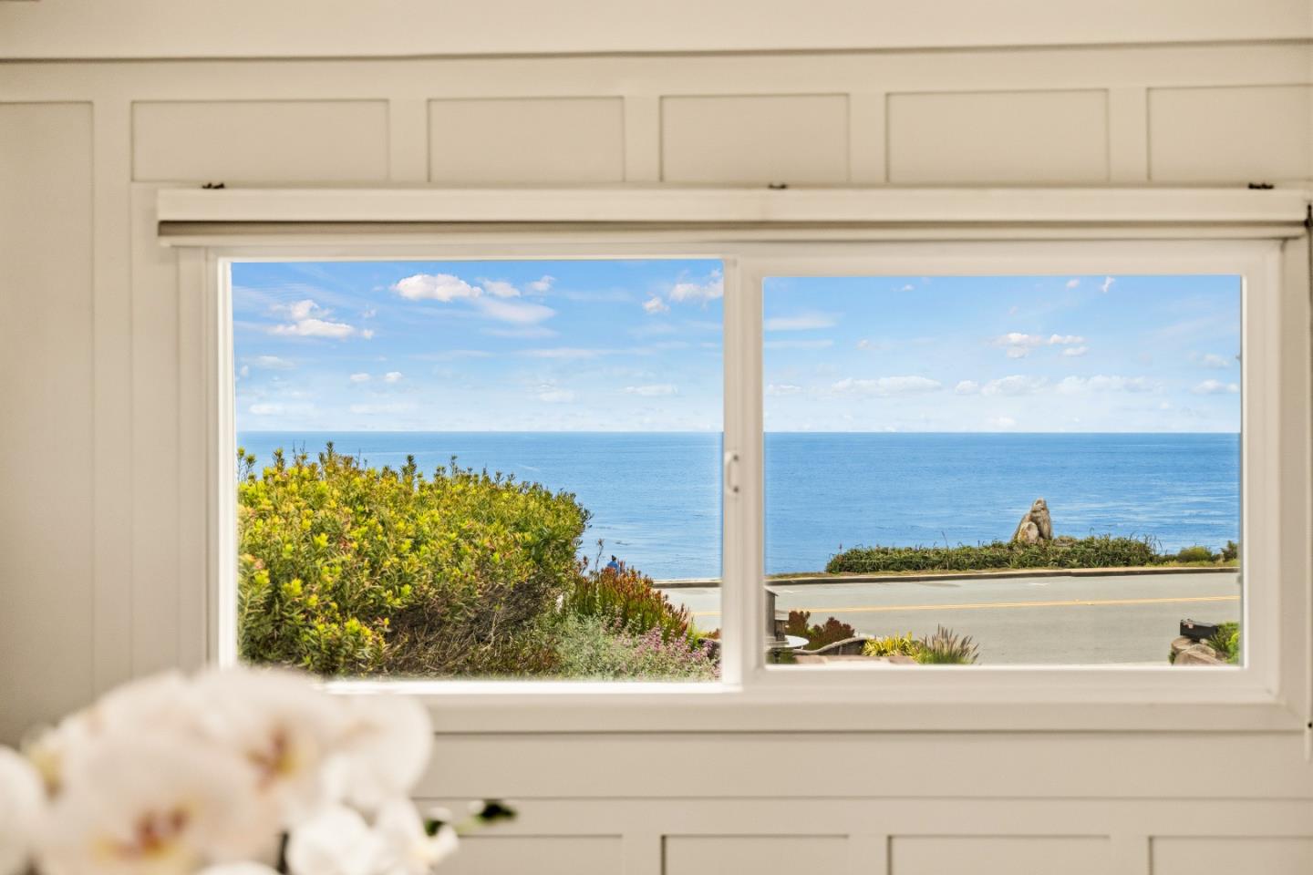 Detail Gallery Image 27 of 61 For 683 Ocean View Blvd, Pacific Grove,  CA 93950 - 3 Beds | 2 Baths
