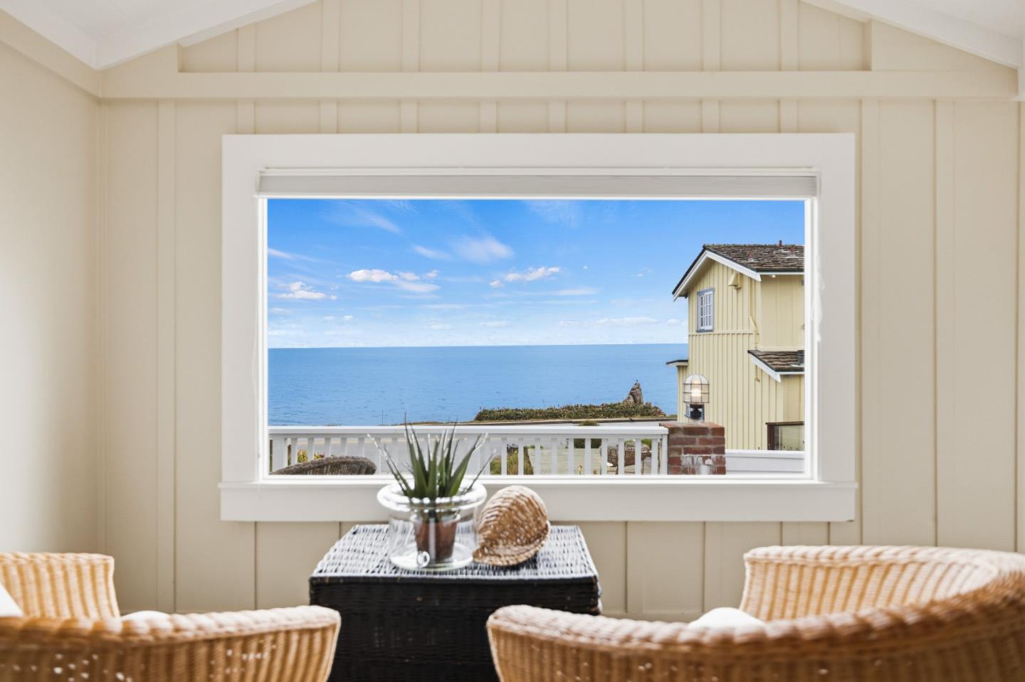 Detail Gallery Image 3 of 61 For 683 Ocean View Blvd, Pacific Grove,  CA 93950 - 3 Beds | 2 Baths