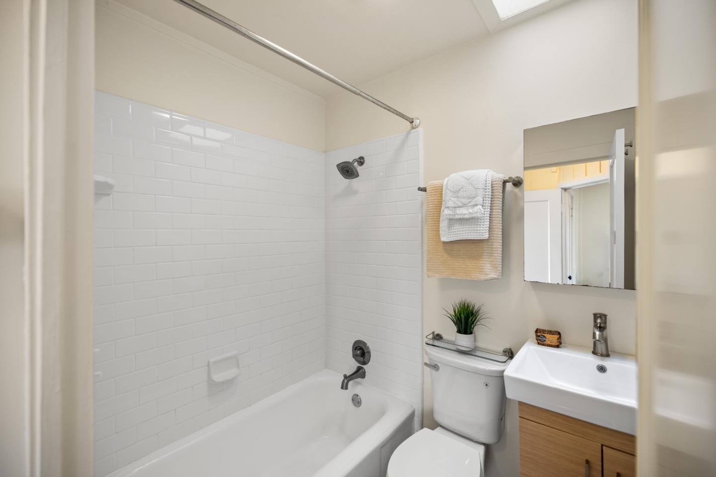 Detail Gallery Image 40 of 61 For 683 Ocean View Blvd, Pacific Grove,  CA 93950 - 3 Beds | 2 Baths
