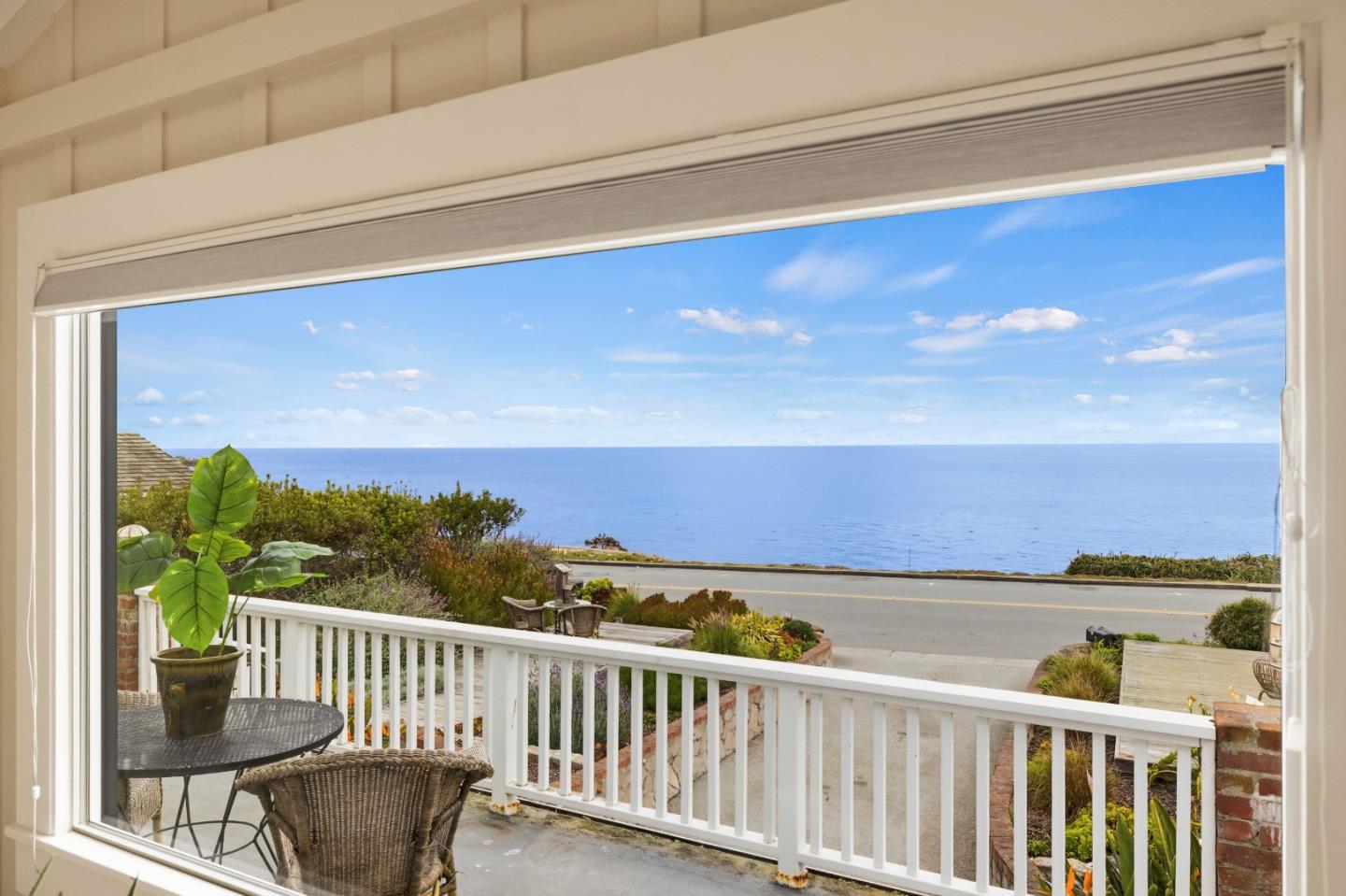 Detail Gallery Image 5 of 61 For 683 Ocean View Blvd, Pacific Grove,  CA 93950 - 3 Beds | 2 Baths