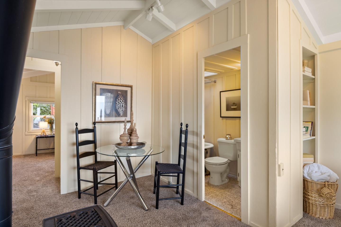Detail Gallery Image 7 of 61 For 683 Ocean View Blvd, Pacific Grove,  CA 93950 - 3 Beds | 2 Baths