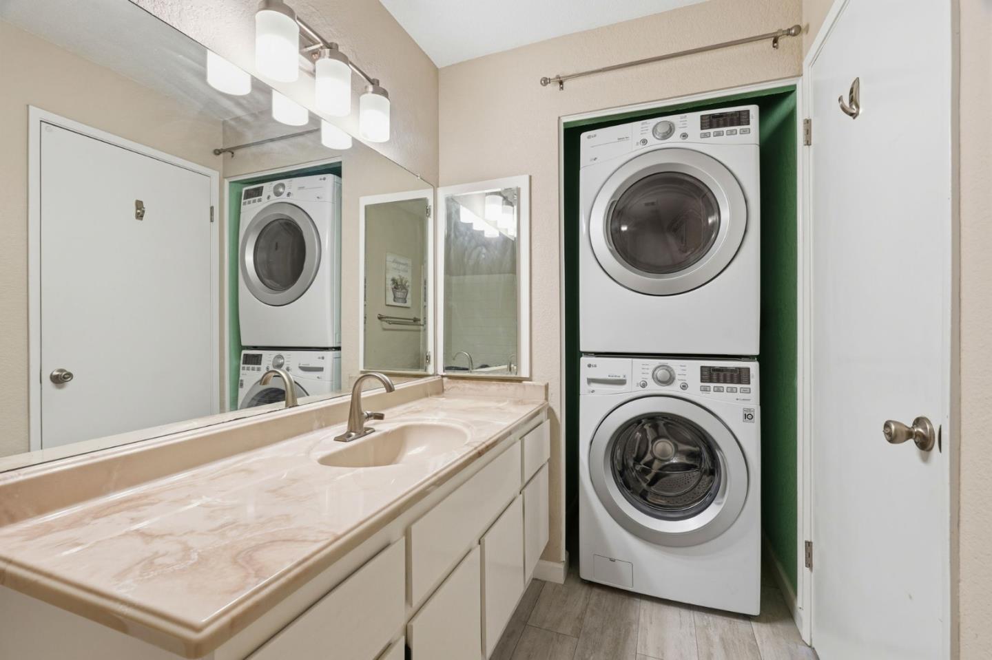 Detail Gallery Image 20 of 28 For 2427 Jubilee Ln, San Jose,  CA 95131 - 1 Beds | 1 Baths