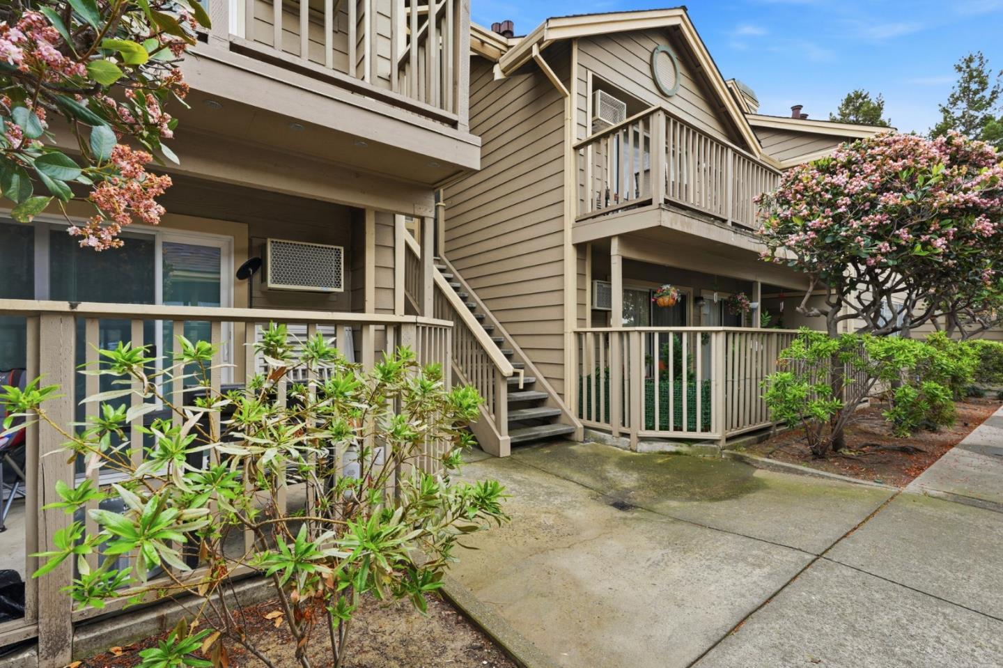 Detail Gallery Image 3 of 28 For 2427 Jubilee Ln, San Jose,  CA 95131 - 1 Beds | 1 Baths