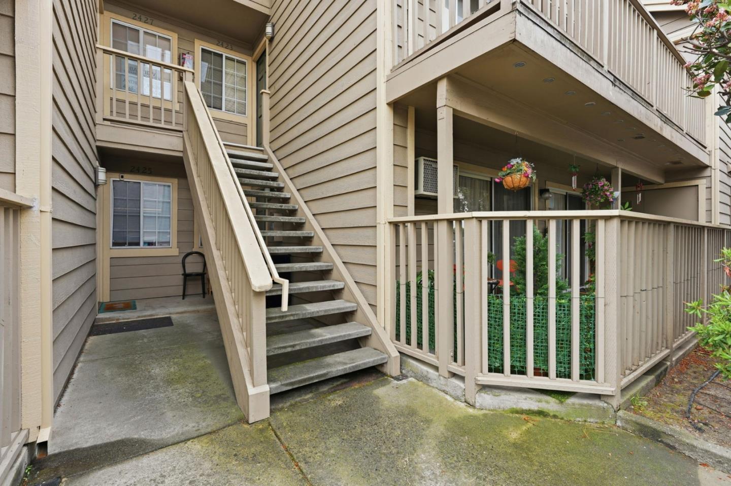 Detail Gallery Image 4 of 28 For 2427 Jubilee Ln, San Jose,  CA 95131 - 1 Beds | 1 Baths