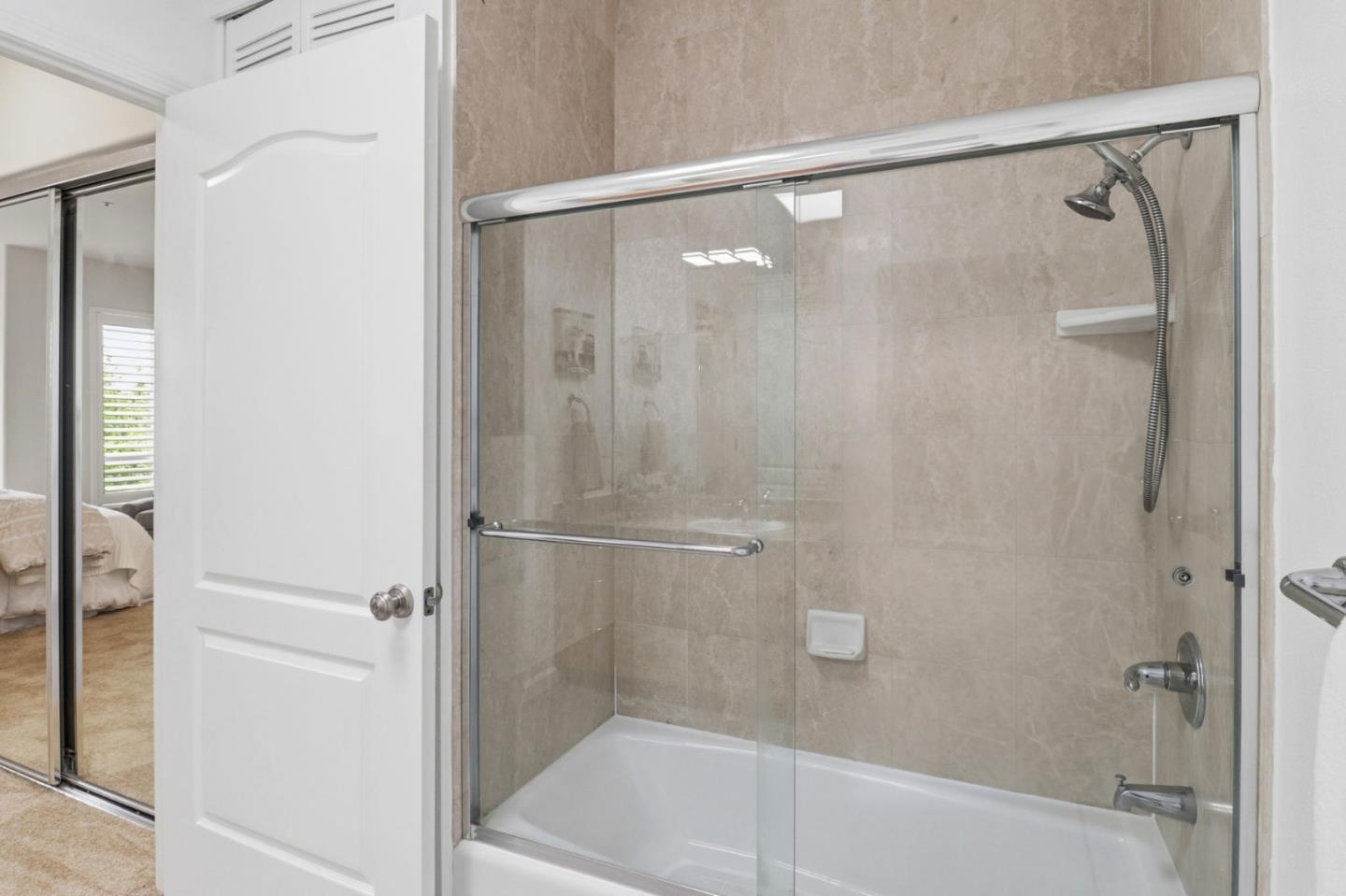 Detail Gallery Image 20 of 26 For 107 El Camino Real #302,  Burlingame,  CA 94010 - 2 Beds | 2 Baths