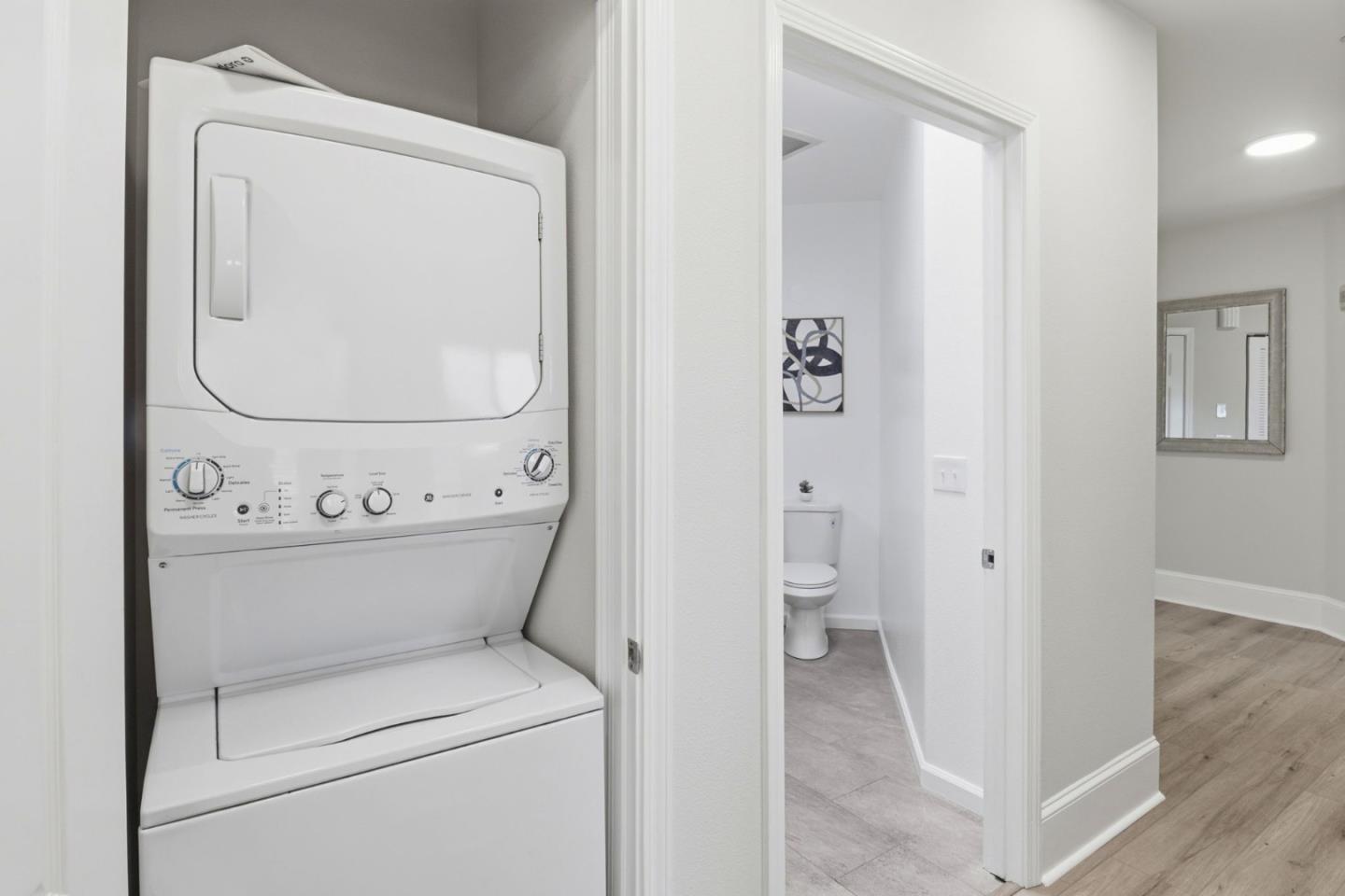 Detail Gallery Image 22 of 26 For 107 El Camino Real #302,  Burlingame,  CA 94010 - 2 Beds | 2 Baths