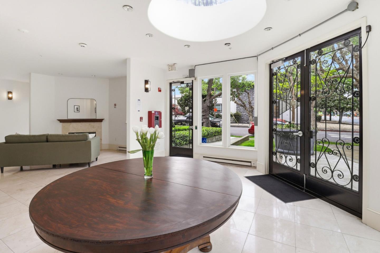 Detail Gallery Image 23 of 26 For 107 El Camino Real #302,  Burlingame,  CA 94010 - 2 Beds | 2 Baths