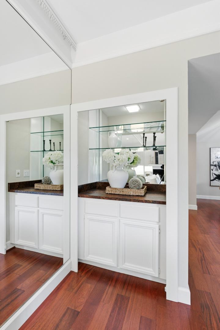 Detail Gallery Image 15 of 76 For 1280 Sharon Park Dr #27,  Menlo Park,  CA 94025 - 2 Beds | 2 Baths