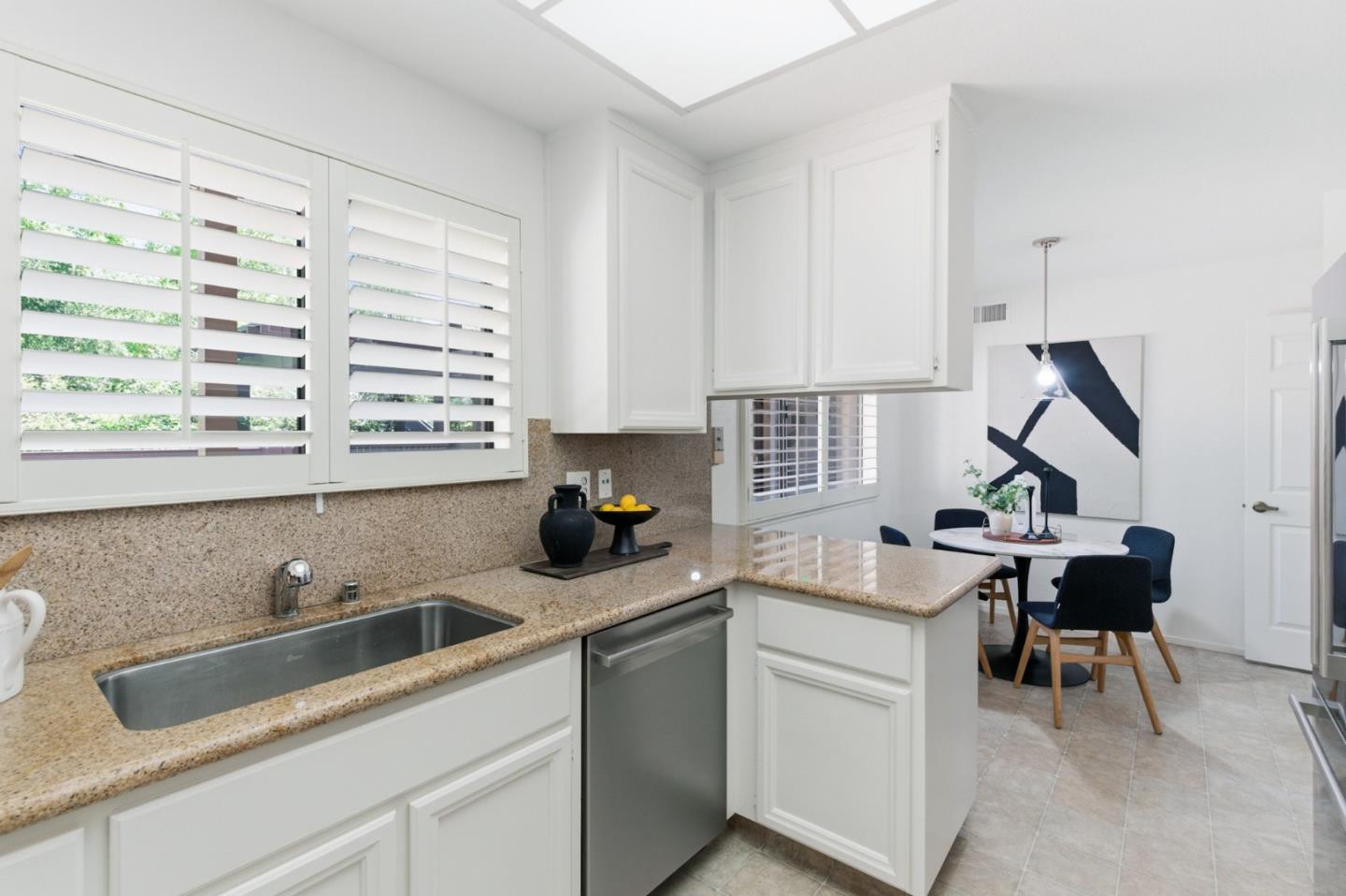 Detail Gallery Image 26 of 76 For 1280 Sharon Park Dr #27,  Menlo Park,  CA 94025 - 2 Beds | 2 Baths