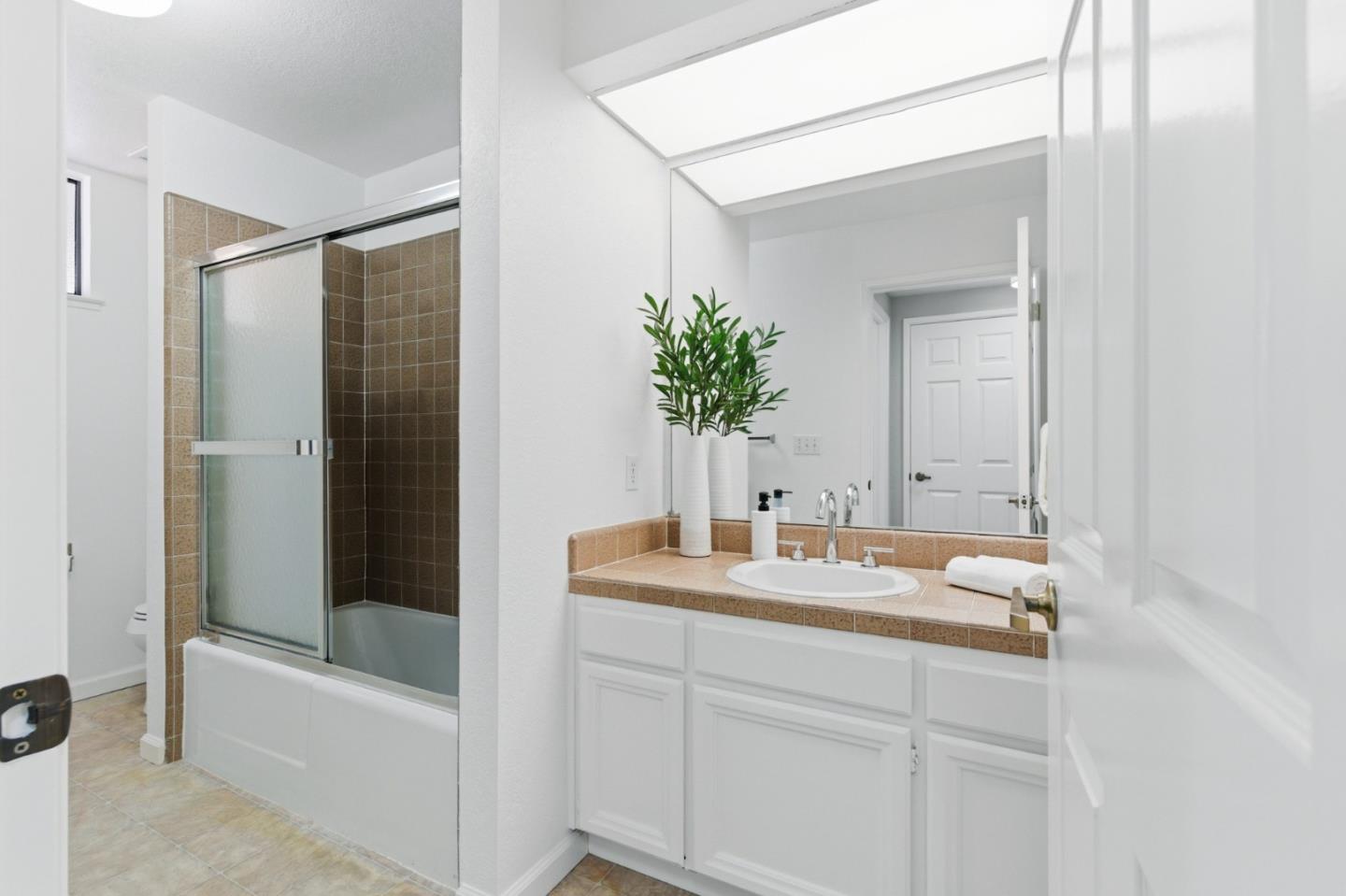 Detail Gallery Image 31 of 76 For 1280 Sharon Park Dr #27,  Menlo Park,  CA 94025 - 2 Beds | 2 Baths