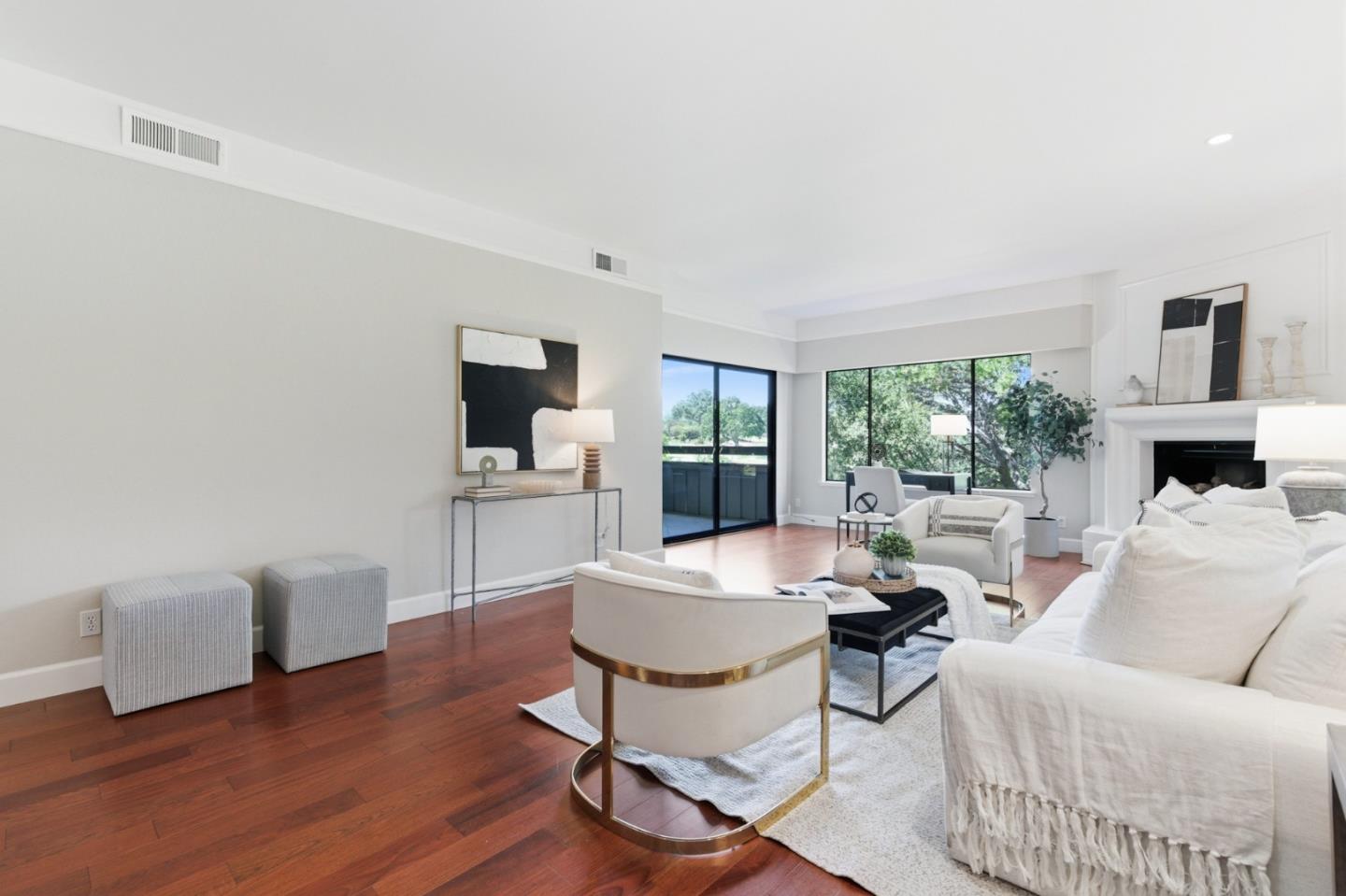 Detail Gallery Image 4 of 76 For 1280 Sharon Park Dr #27,  Menlo Park,  CA 94025 - 2 Beds | 2 Baths