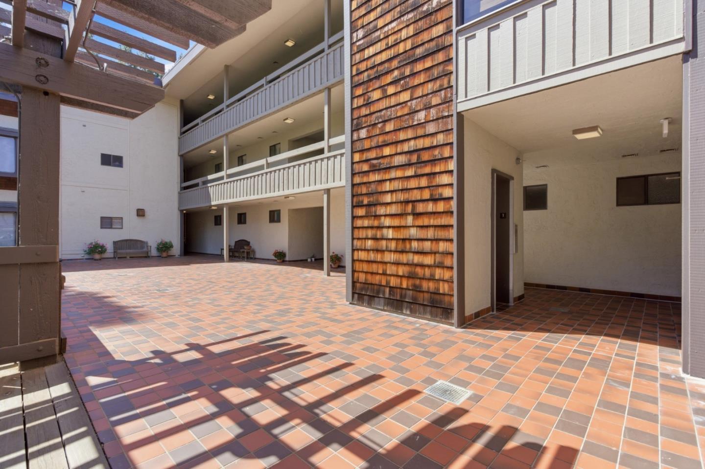 Detail Gallery Image 53 of 76 For 1280 Sharon Park Dr #27,  Menlo Park,  CA 94025 - 2 Beds | 2 Baths