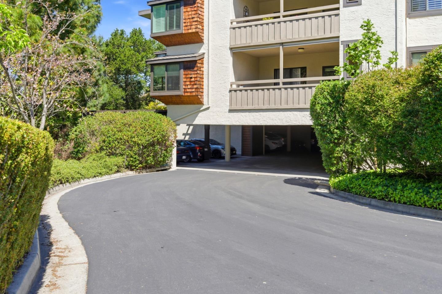 Detail Gallery Image 60 of 76 For 1280 Sharon Park Dr #27,  Menlo Park,  CA 94025 - 2 Beds | 2 Baths