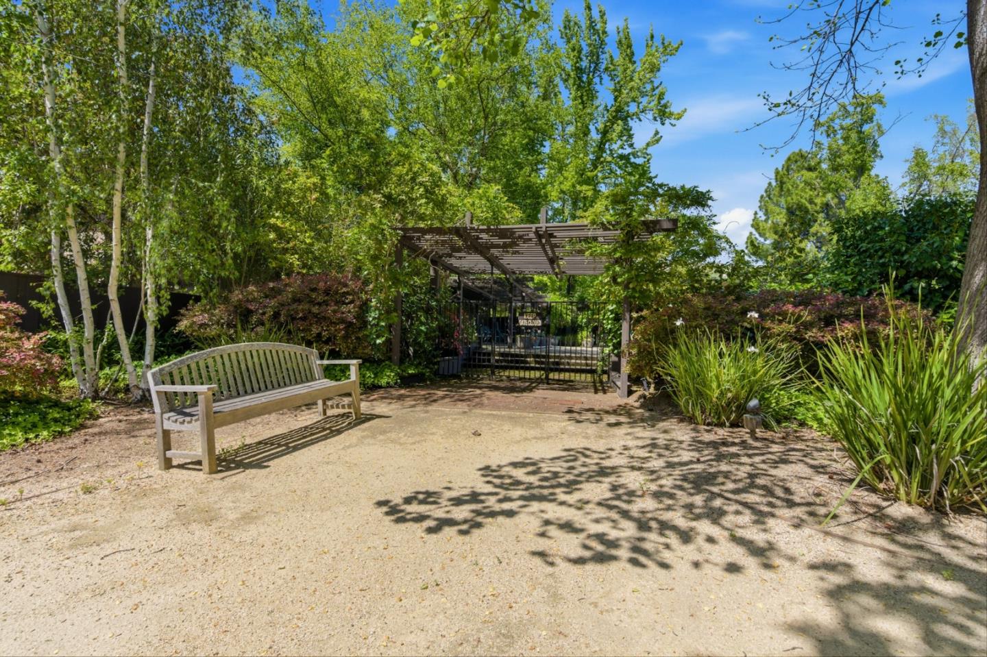 Detail Gallery Image 61 of 76 For 1280 Sharon Park Dr #27,  Menlo Park,  CA 94025 - 2 Beds | 2 Baths