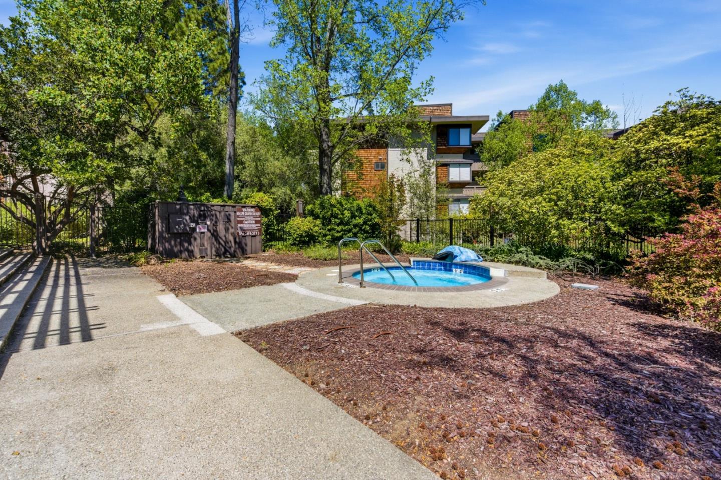Detail Gallery Image 64 of 76 For 1280 Sharon Park Dr #27,  Menlo Park,  CA 94025 - 2 Beds | 2 Baths