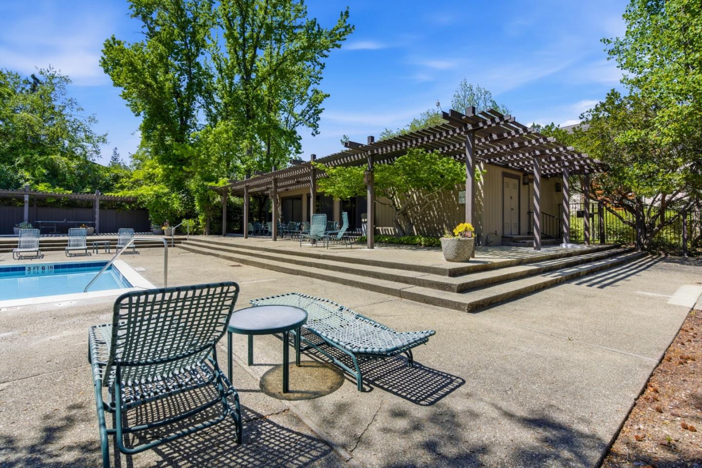 Detail Gallery Image 65 of 76 For 1280 Sharon Park Dr #27,  Menlo Park,  CA 94025 - 2 Beds | 2 Baths