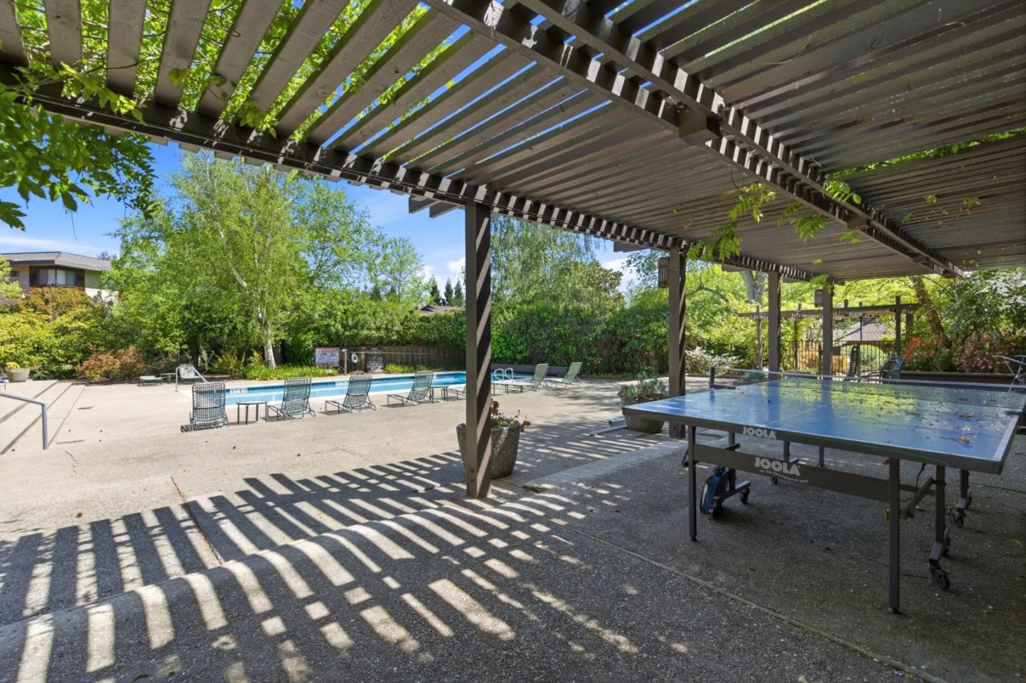 Detail Gallery Image 67 of 76 For 1280 Sharon Park Dr #27,  Menlo Park,  CA 94025 - 2 Beds | 2 Baths