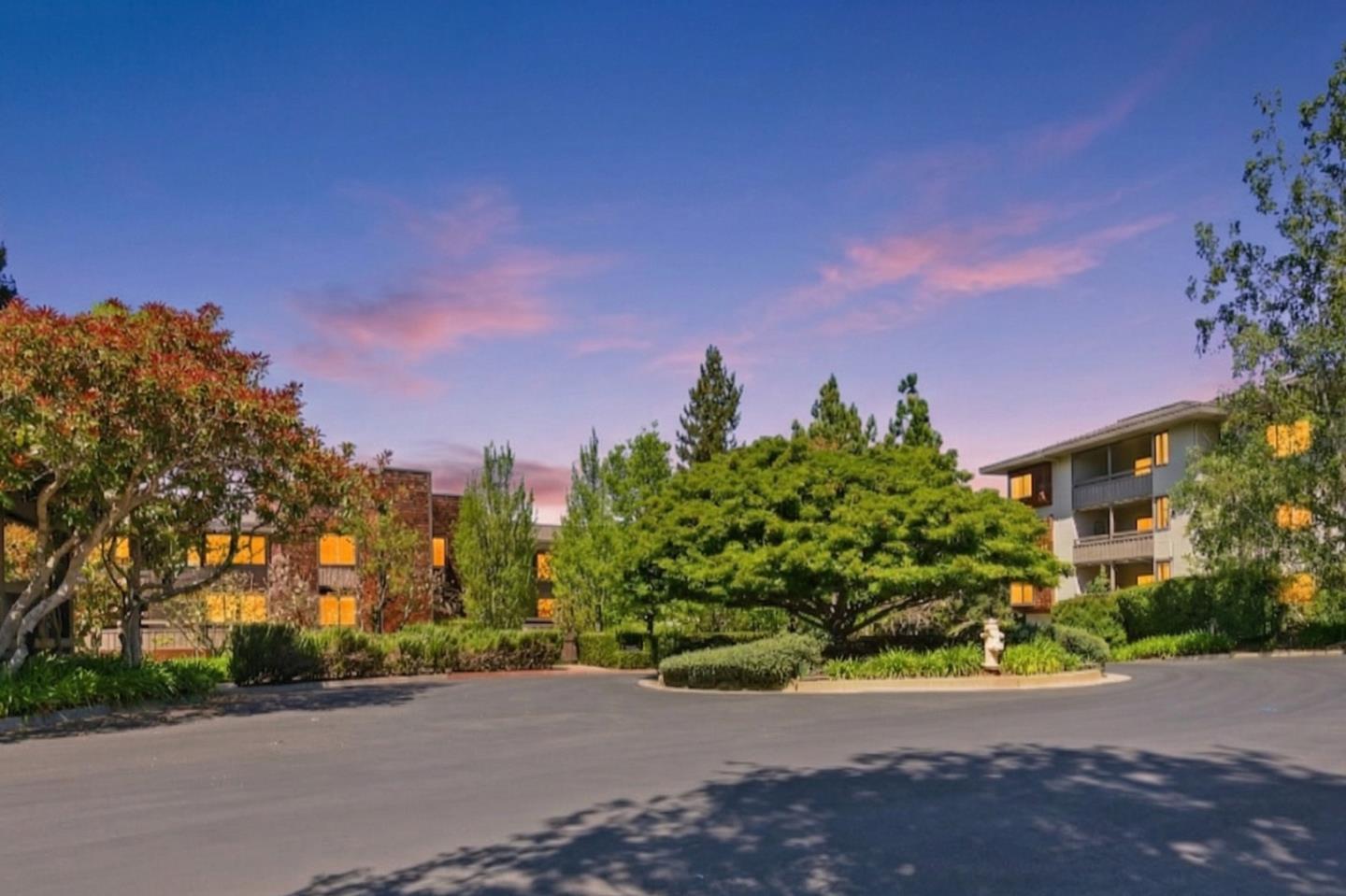 Detail Gallery Image 69 of 76 For 1280 Sharon Park Dr #27,  Menlo Park,  CA 94025 - 2 Beds | 2 Baths