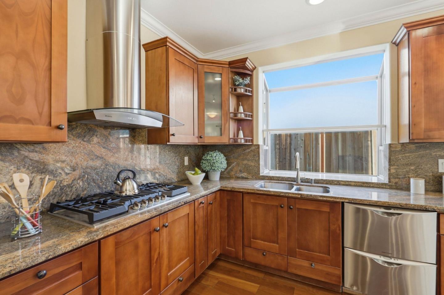 Detail Gallery Image 17 of 49 For 1352 S Stelling Rd, Cupertino,  CA 95014 - 4 Beds | 3/1 Baths