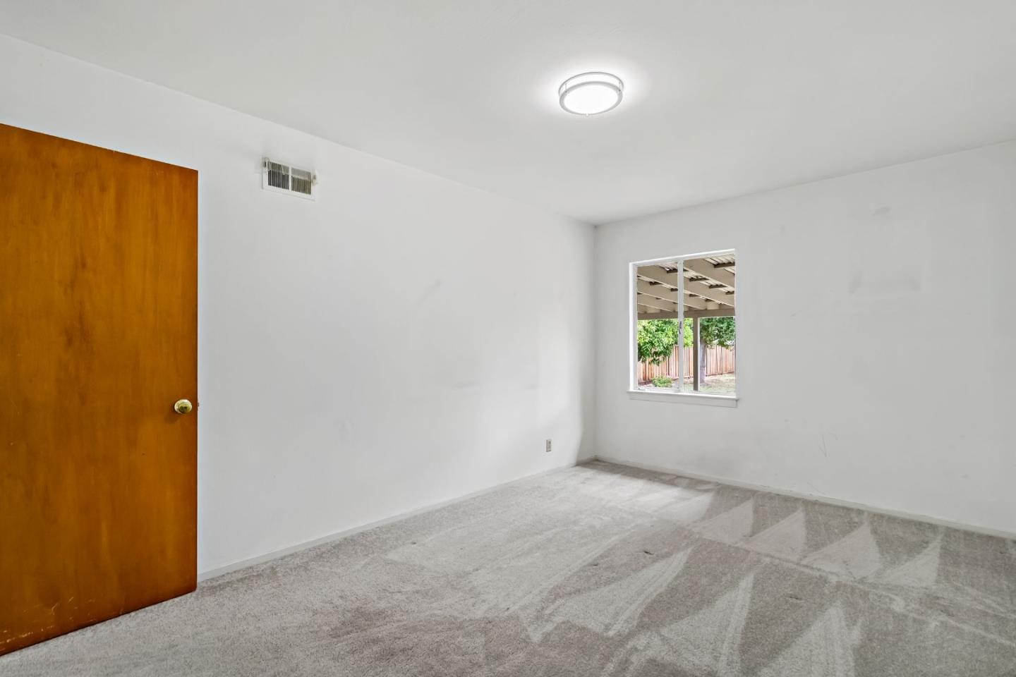 Detail Gallery Image 19 of 28 For 744 Mayview, Palo Alto,  CA 94303 - 3 Beds | 1 Baths