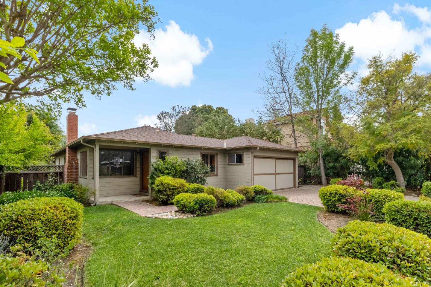 Detail Gallery Image 2 of 28 For 744 Mayview, Palo Alto,  CA 94303 - 3 Beds | 1 Baths