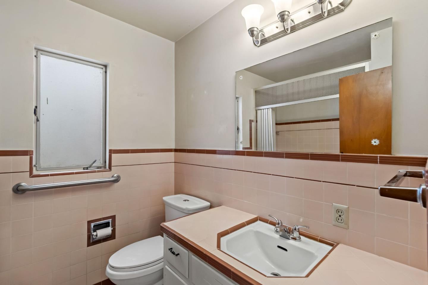 Detail Gallery Image 25 of 28 For 744 Mayview, Palo Alto,  CA 94303 - 3 Beds | 1 Baths