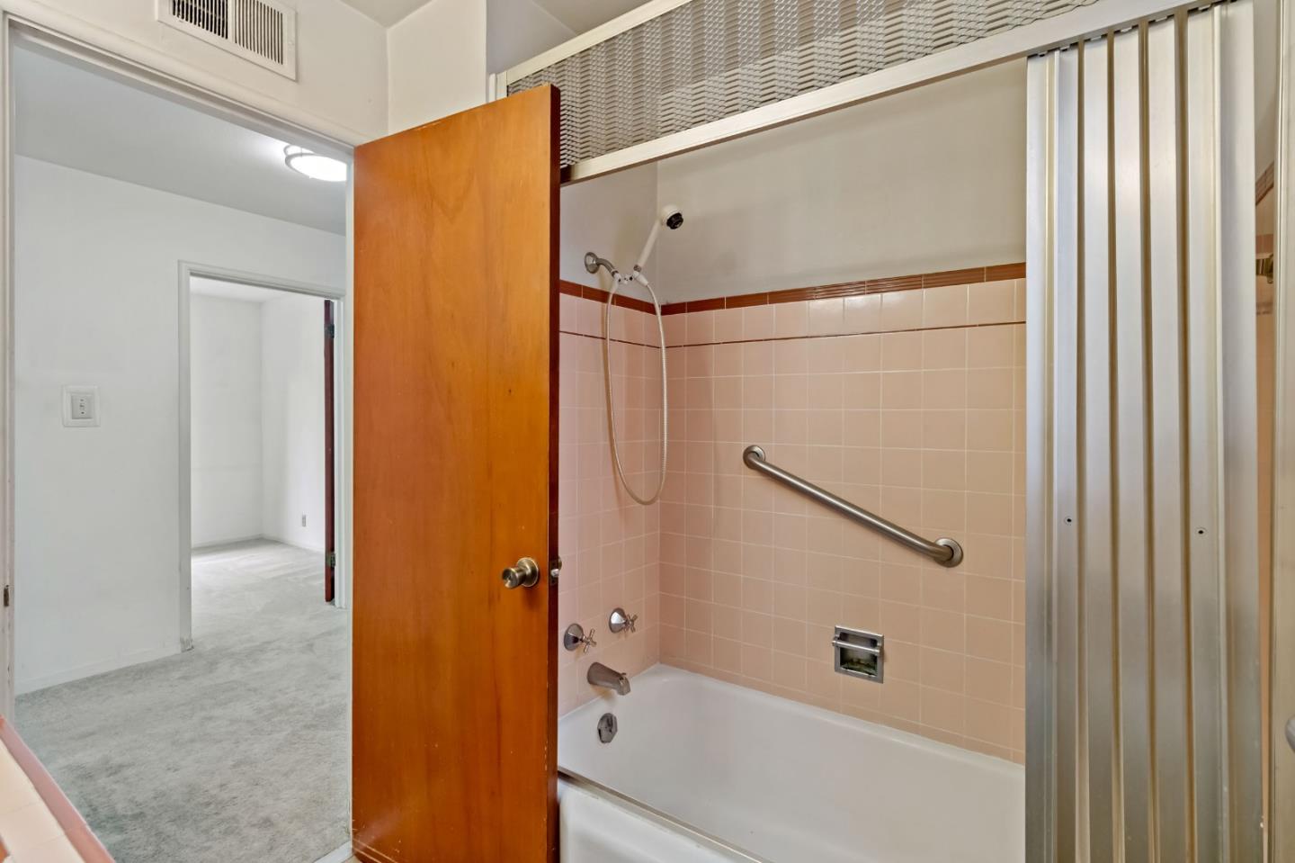 Detail Gallery Image 26 of 28 For 744 Mayview, Palo Alto,  CA 94303 - 3 Beds | 1 Baths