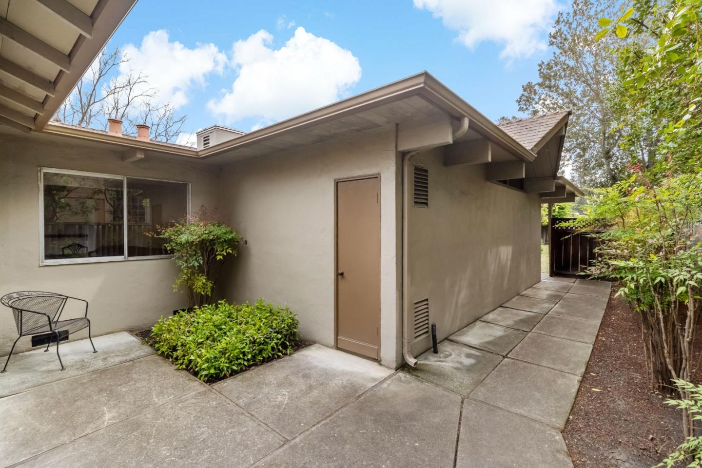 Detail Gallery Image 27 of 28 For 744 Mayview, Palo Alto,  CA 94303 - 3 Beds | 1 Baths