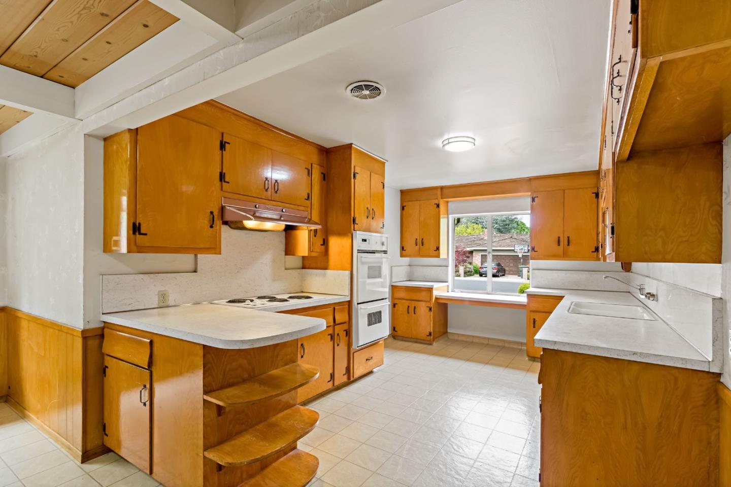 Detail Gallery Image 5 of 28 For 744 Mayview, Palo Alto,  CA 94303 - 3 Beds | 1 Baths