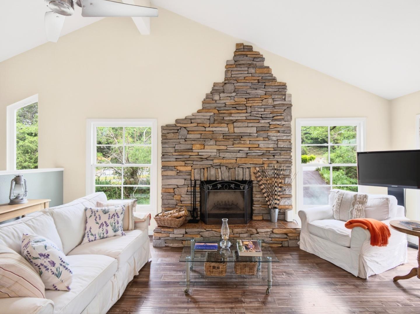 Detail Gallery Image 12 of 57 For 888 Bonita Dr, Aptos,  CA 95003 - 3 Beds | 2 Baths