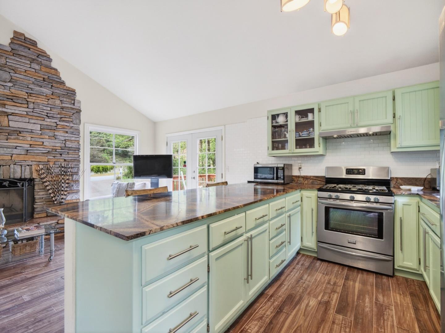 Detail Gallery Image 7 of 57 For 888 Bonita Dr, Aptos,  CA 95003 - 3 Beds | 2 Baths