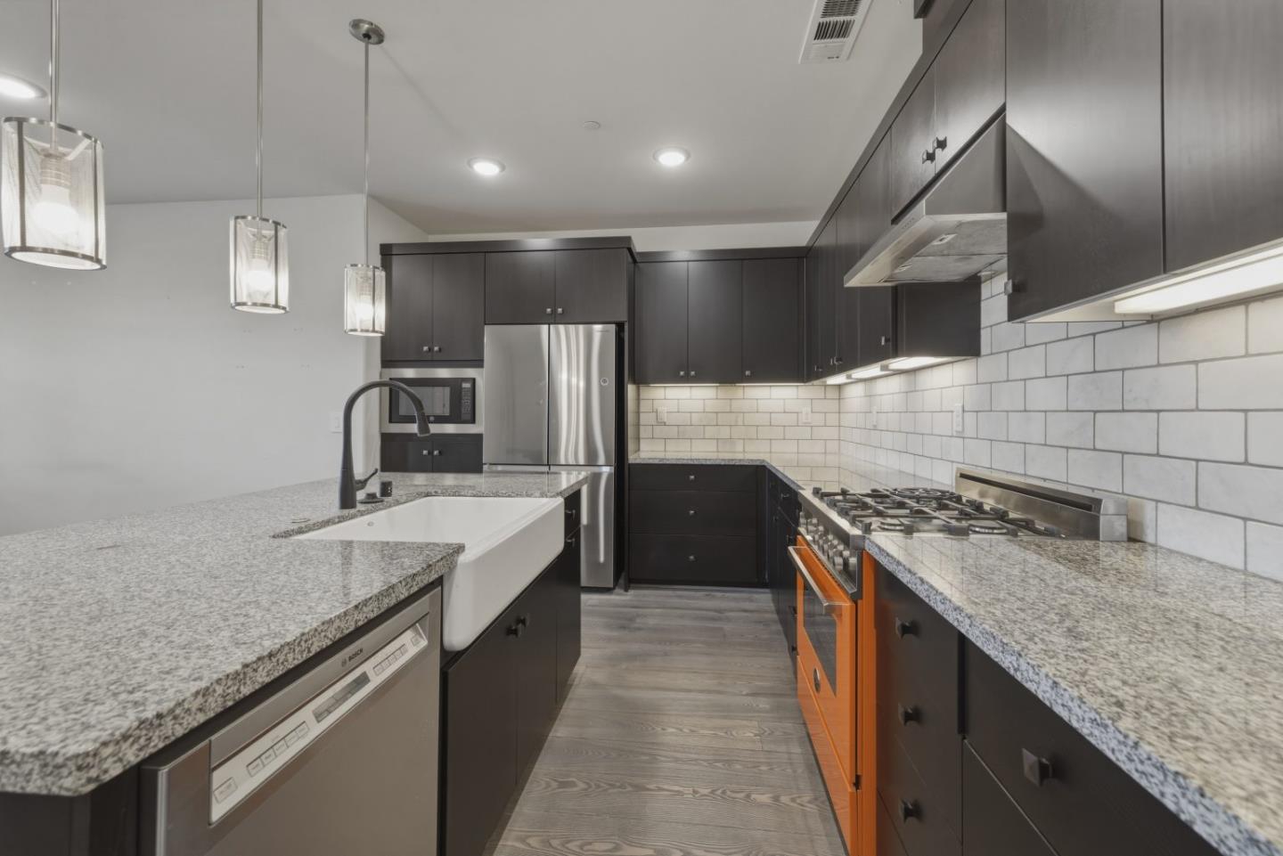 Detail Gallery Image 10 of 36 For 2737 5th St, Alameda,  CA 94501 - 3 Beds | 3/1 Baths