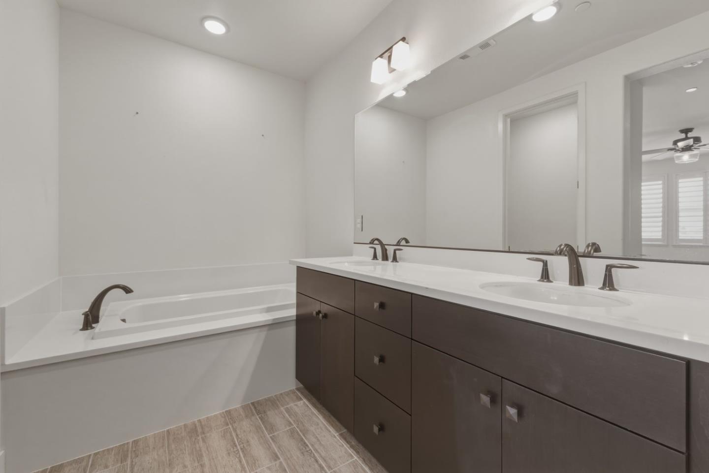 Detail Gallery Image 18 of 36 For 2737 5th St, Alameda,  CA 94501 - 3 Beds | 3/1 Baths