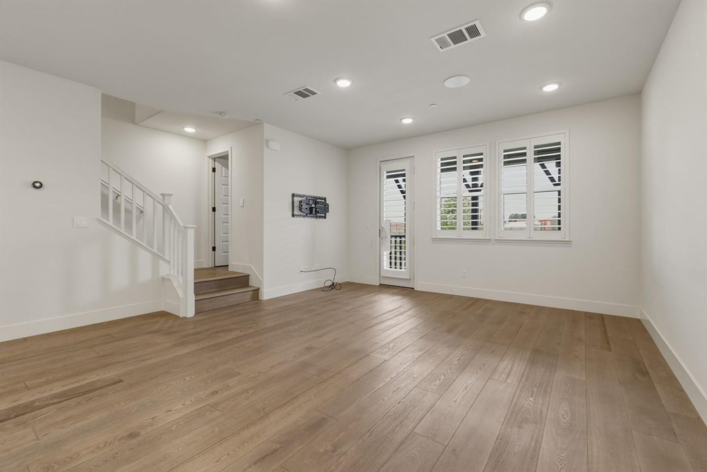 Detail Gallery Image 7 of 36 For 2737 5th St, Alameda,  CA 94501 - 3 Beds | 3/1 Baths