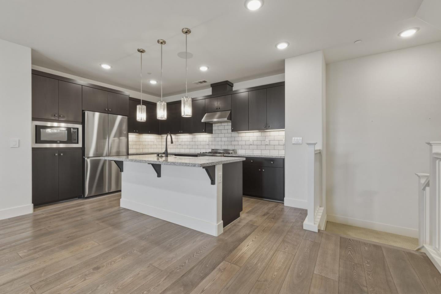 Detail Gallery Image 9 of 36 For 2737 5th St, Alameda,  CA 94501 - 3 Beds | 3/1 Baths