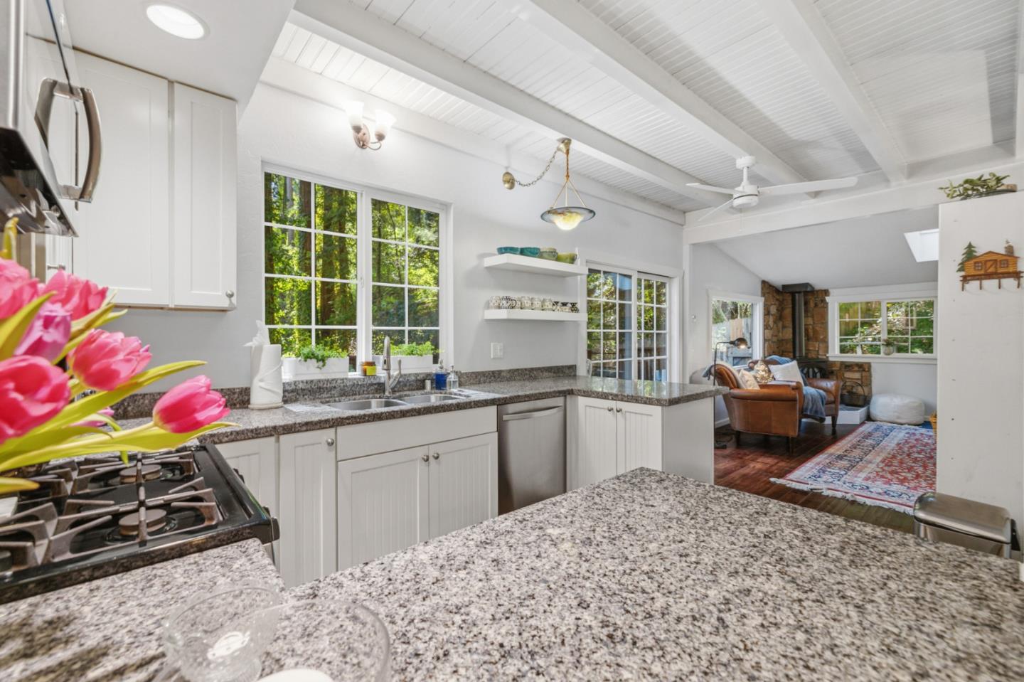 Detail Gallery Image 12 of 52 For 11931 Highway 9, Boulder Creek,  CA 95006 - 2 Beds | 1 Baths