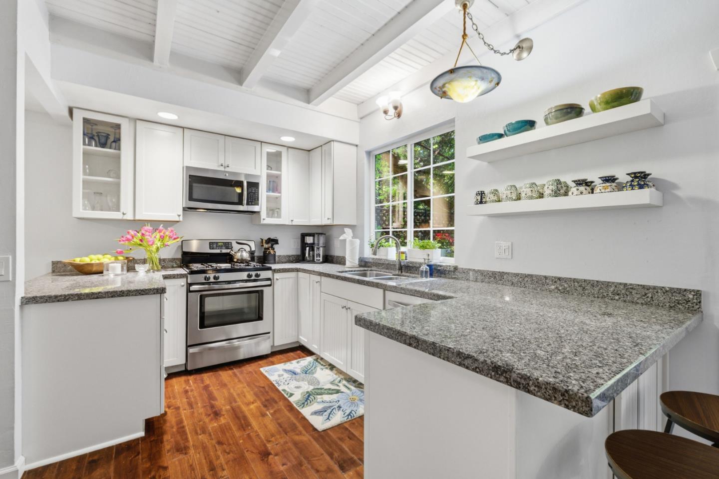 Detail Gallery Image 9 of 52 For 11931 Highway 9, Boulder Creek,  CA 95006 - 2 Beds | 1 Baths