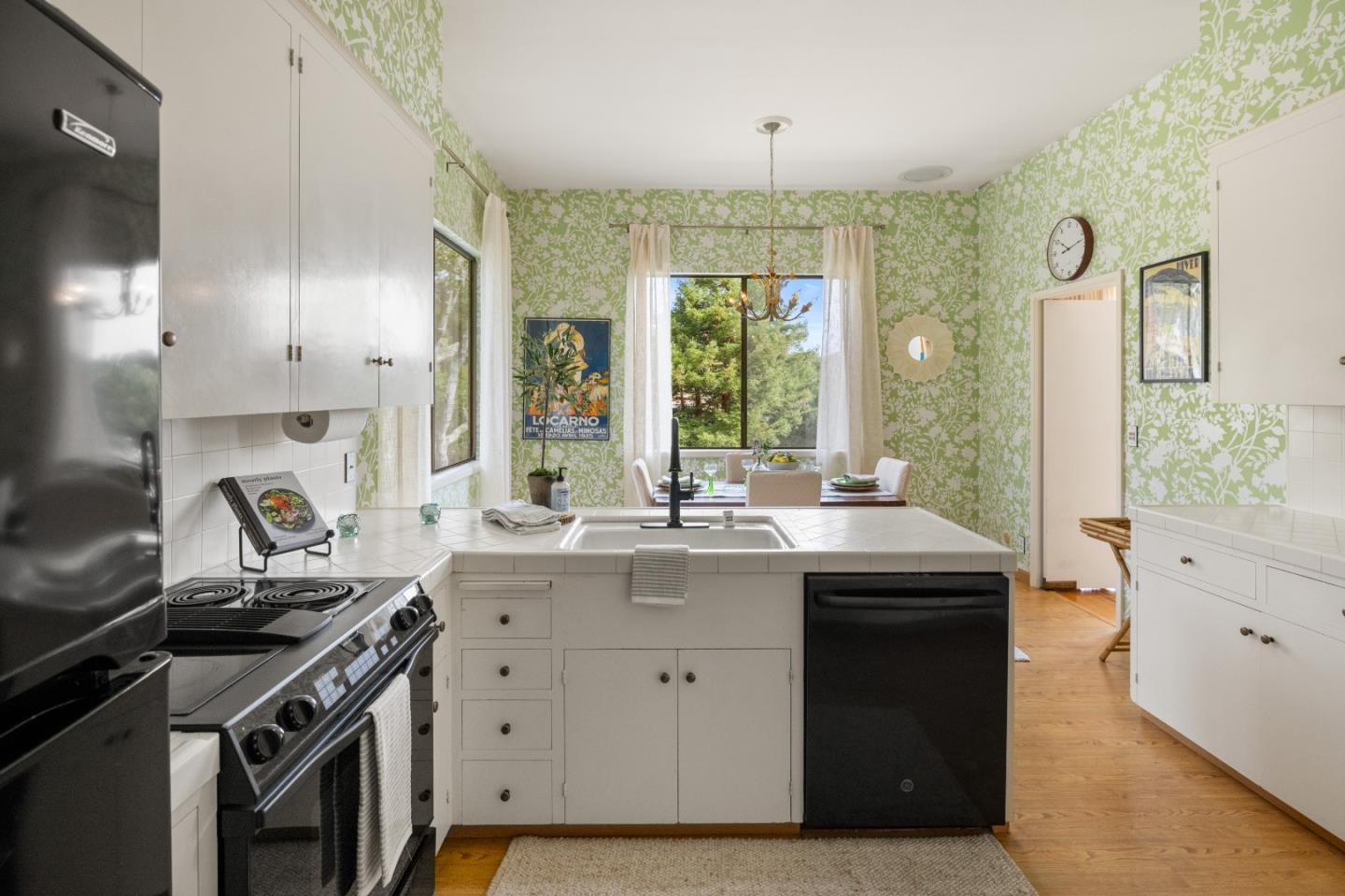 Detail Gallery Image 18 of 53 For 13538 Paseo Terrano, Corral De Tierra,  CA 93908 - 3 Beds | 3 Baths