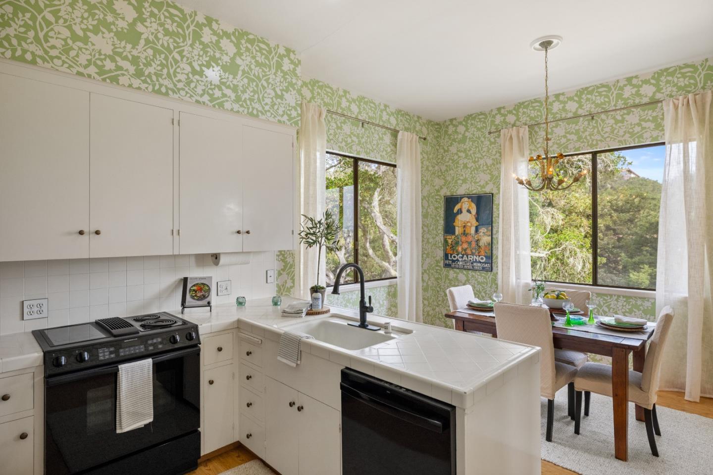 Detail Gallery Image 19 of 53 For 13538 Paseo Terrano, Corral De Tierra,  CA 93908 - 3 Beds | 3 Baths