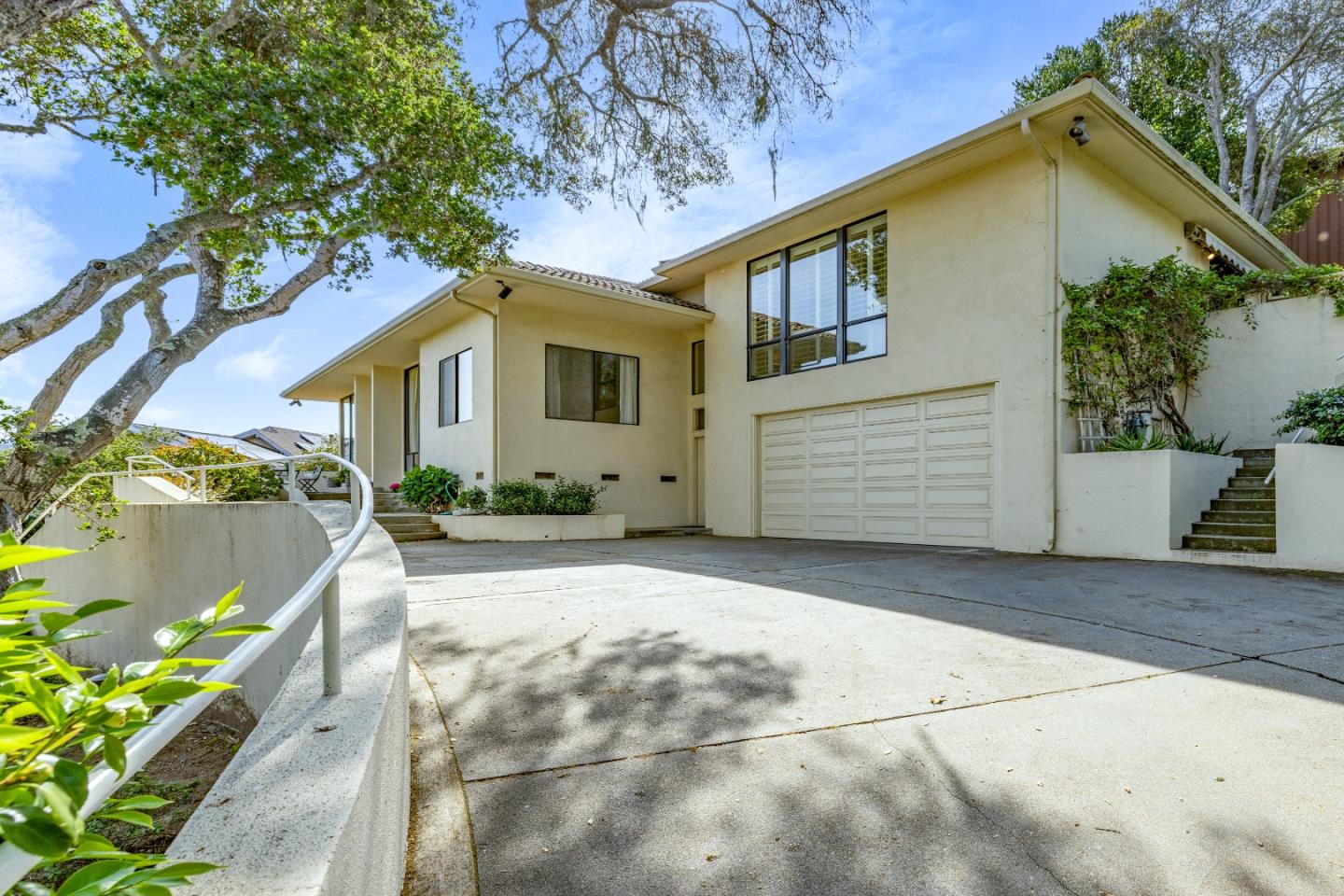 Detail Gallery Image 2 of 53 For 13538 Paseo Terrano, Corral De Tierra,  CA 93908 - 3 Beds | 3 Baths